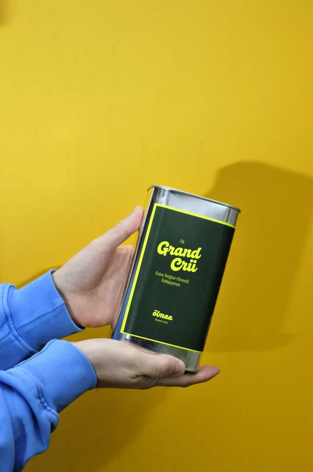 Familie Kontogiannis<br />Korinthos, Peloponnes, Griechenland<br />1 Liter Metalldose