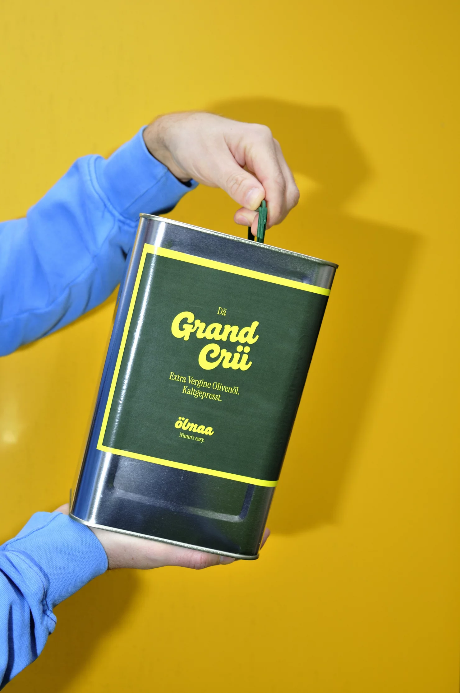 Familie Kontogiannis<br/>Korinthos, Peloponnes, Griechenland<br/>3 Liter Metallkanister